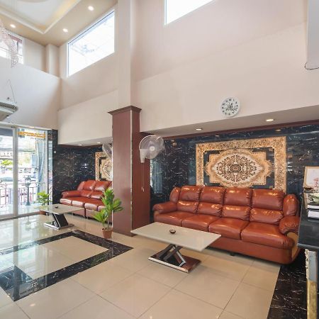 Regenta Central Residency Паттайя Экстерьер фото